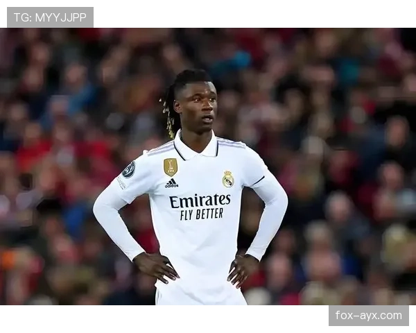 卡马文加以卓越技术和默契配合闪耀足坛，成为新生代球星典范