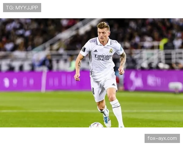 克罗斯战术适配性助力球队关键战稳步提升竞争力