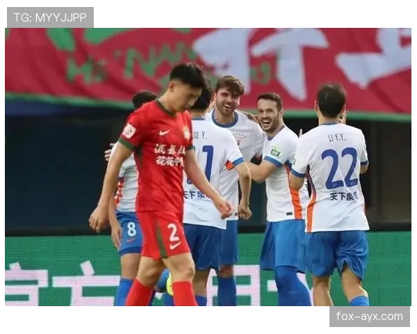 中超赛季回顾：争冠悬念迭起，保级大战激烈，多队表现亮眼引热议