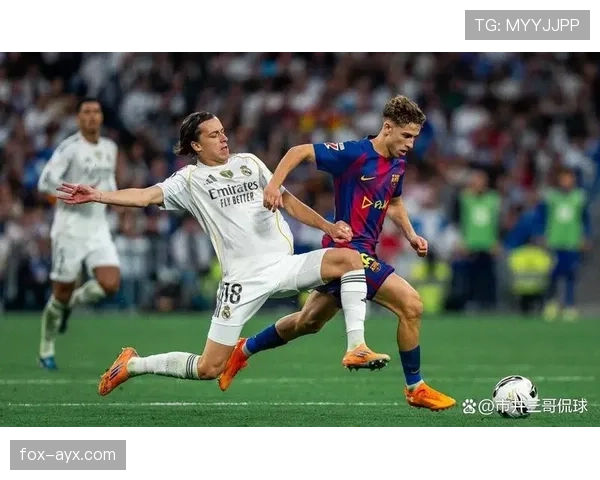 西甲争冠进入白热化，巴萨皇马稳健领跑，保级战况愈发紧张