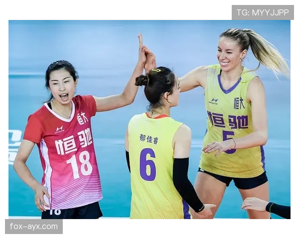 朱婷背着名牌逛菜市场，隔壁摊主直接懵了