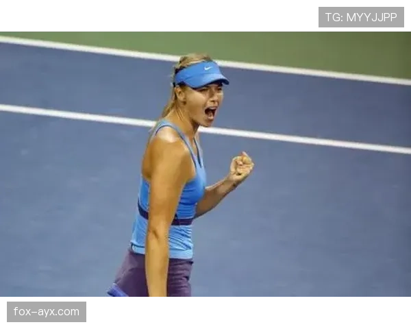 莎拉波娃又发了和一床名牌包的合照，看完我默默检查了三遍银行余额